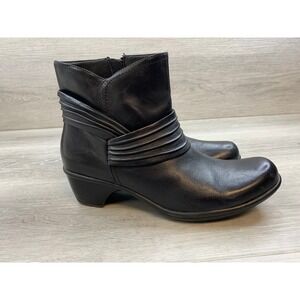 Clarks Women's Black Leather Pleated Wrap Ankle Boots 9 Casual Comfort Shoes